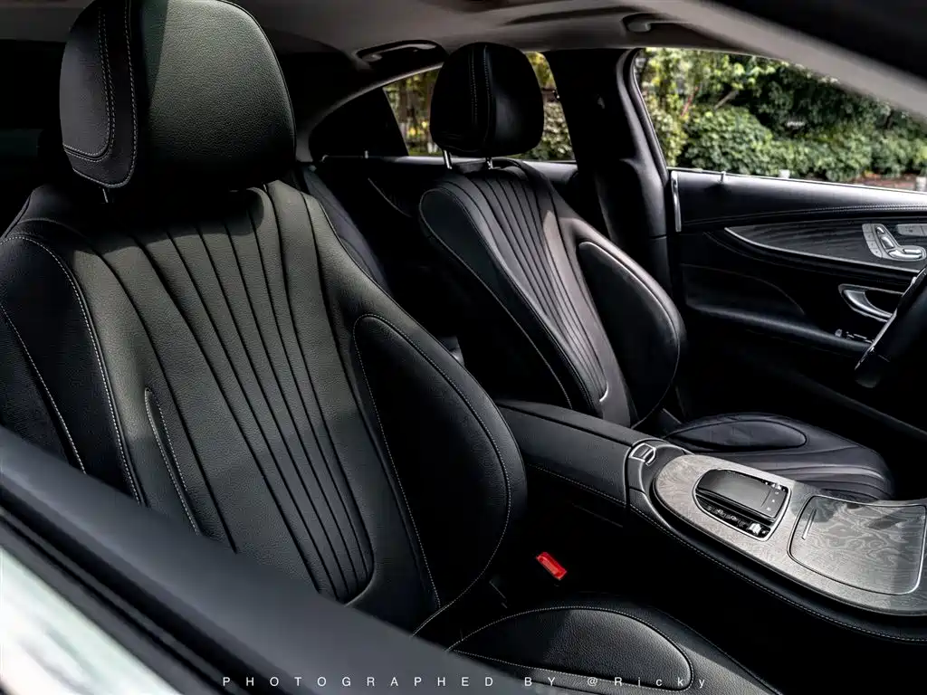 Mercedes-Benz CLS 2018 CLS 300 Luxury фото 9