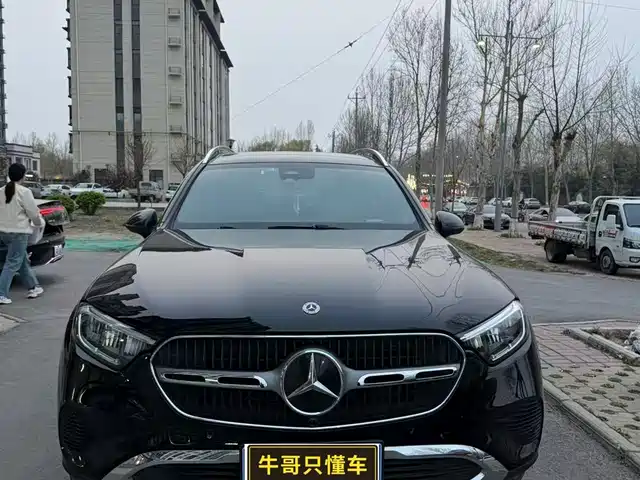 MERCEDES-BENZ GLC