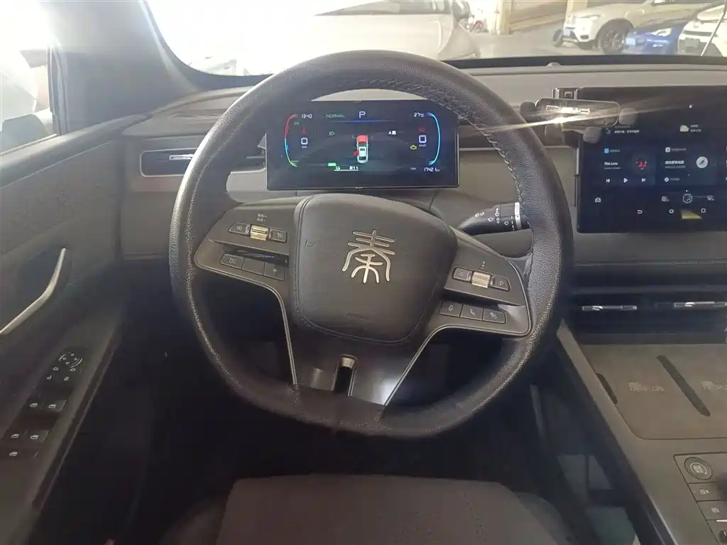 BYD Qin PLUS 2025 DM-i Smart Drive 55KM Leader фото 11