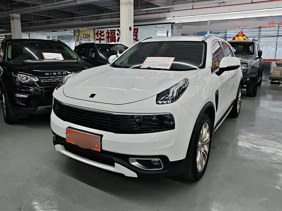 Lynk & Co 01 2017 2.0T 2WD Pro Version фото 2