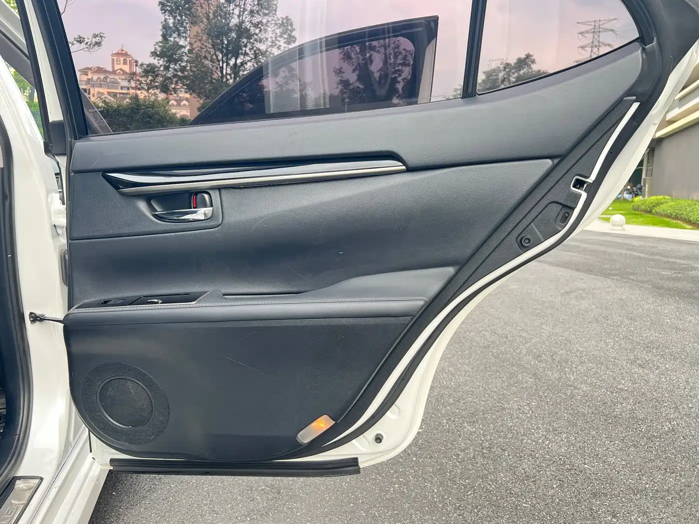 Lexus ES 2015 300h Comfort Edition фото 34