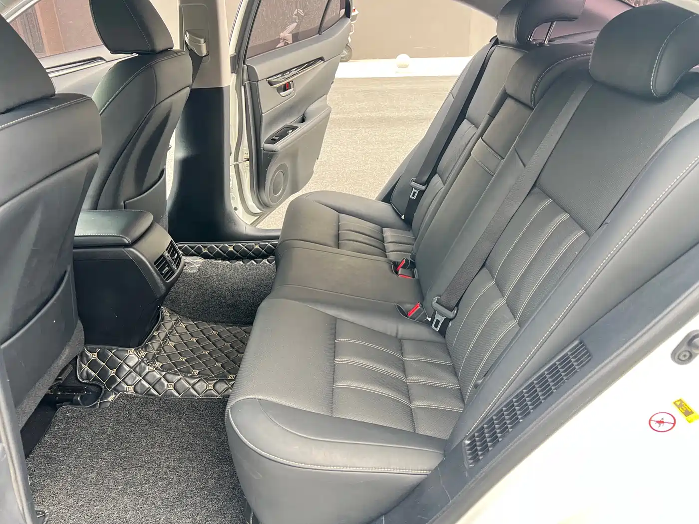 Lexus ES 2015 300h Comfort Edition фото 14