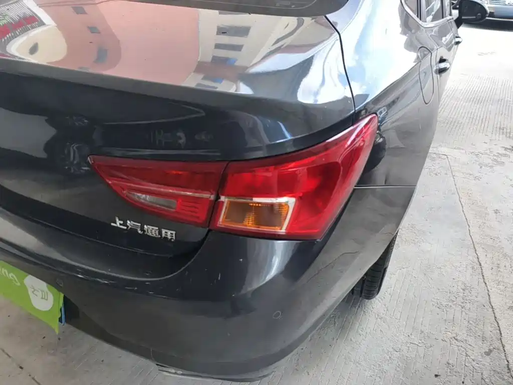Photo 8 - Buick Verano