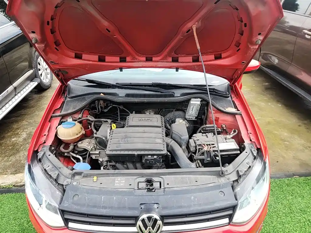 Volkswagen Polo 2014 1.4L Automatic Comfort Edition фото 20