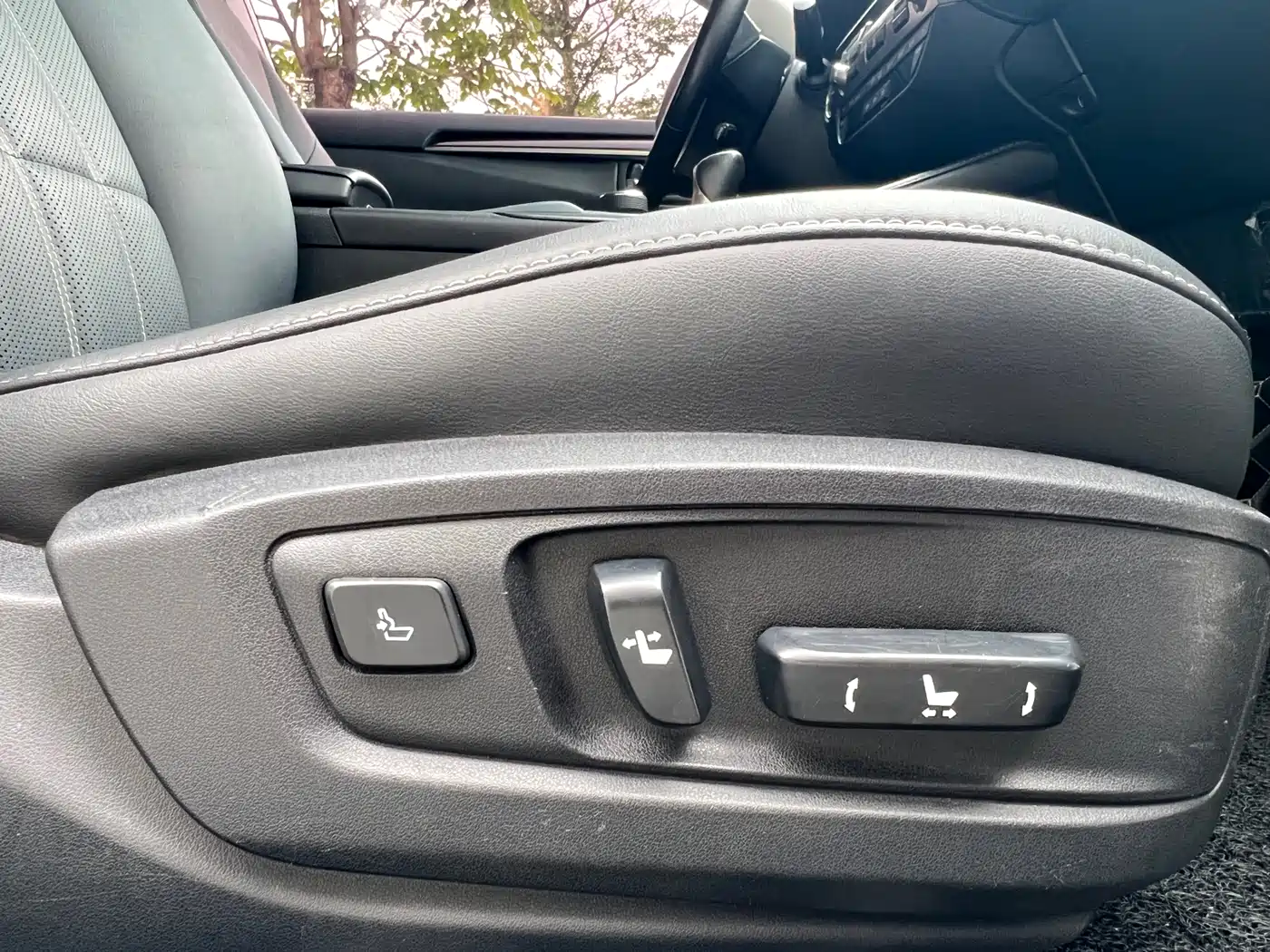 Lexus ES 2015 300h Comfort Edition фото 30