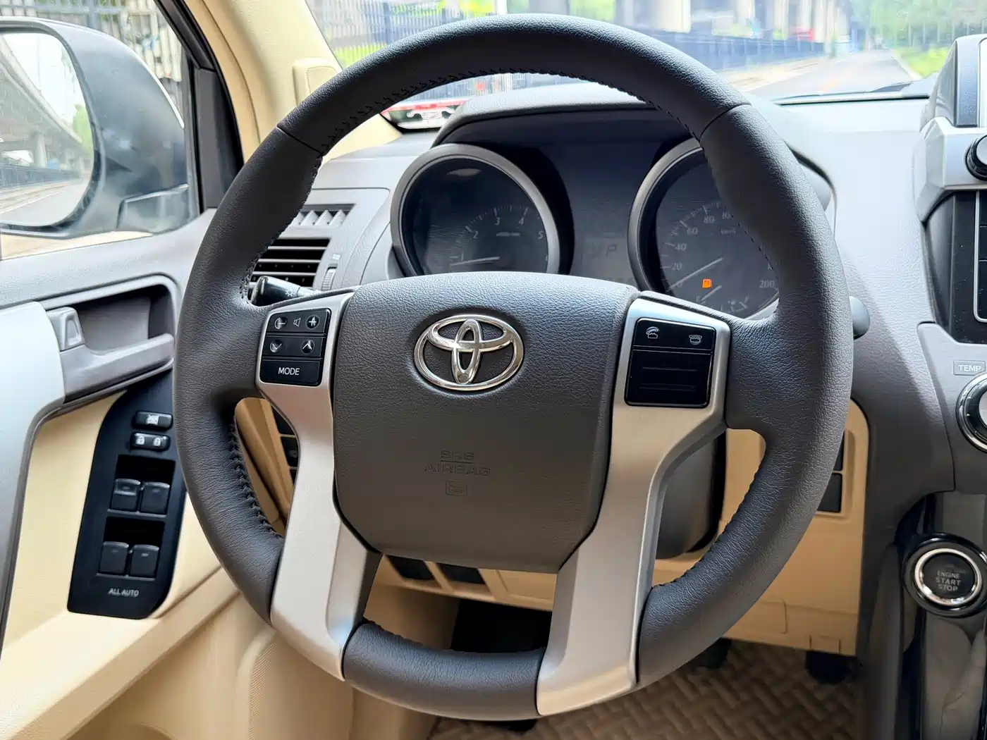 Фото 9 - Toyota Prado