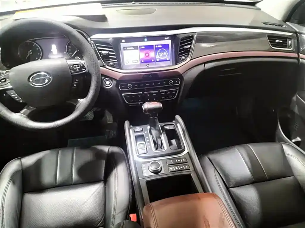 GAC Trumpchi Trumpchi GS8 2017 320T 2WD Luxury Smart Connect (7-seater) фото 5
