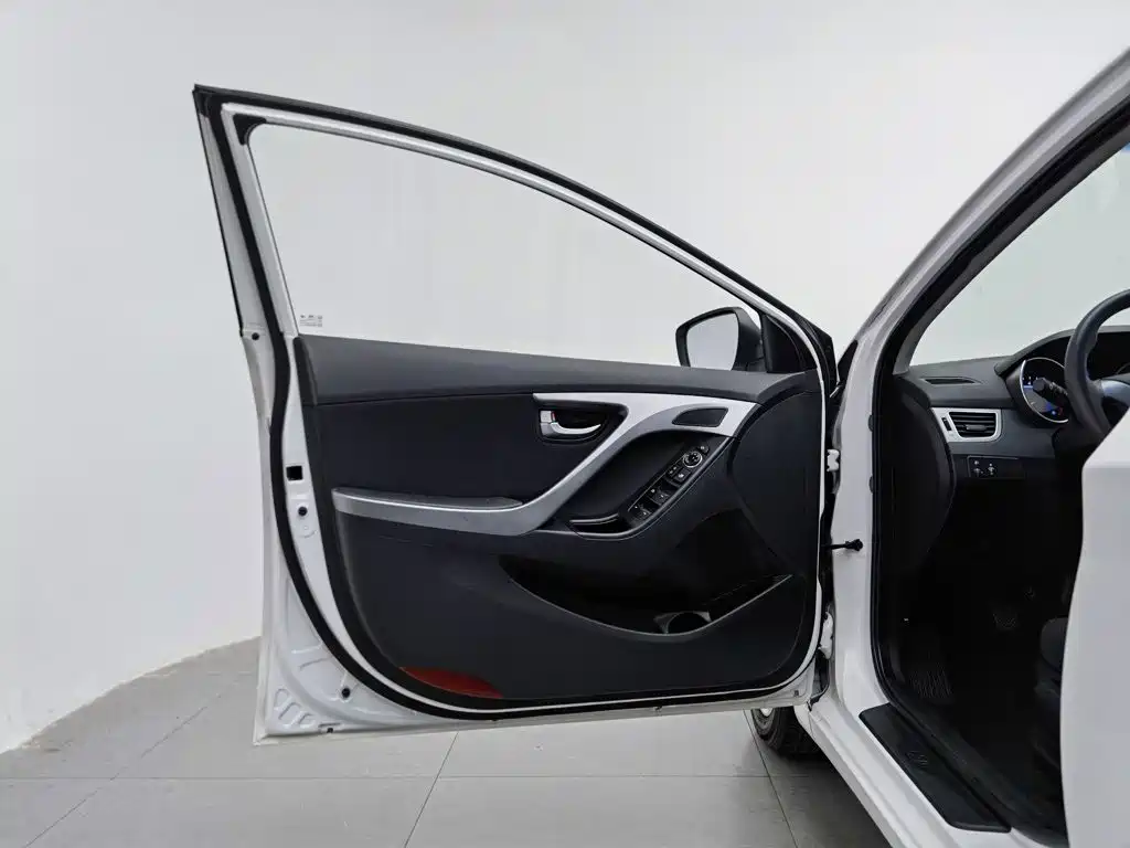 Hyundai Langdong 2017 2016 1.6L Manual Premium Edition
