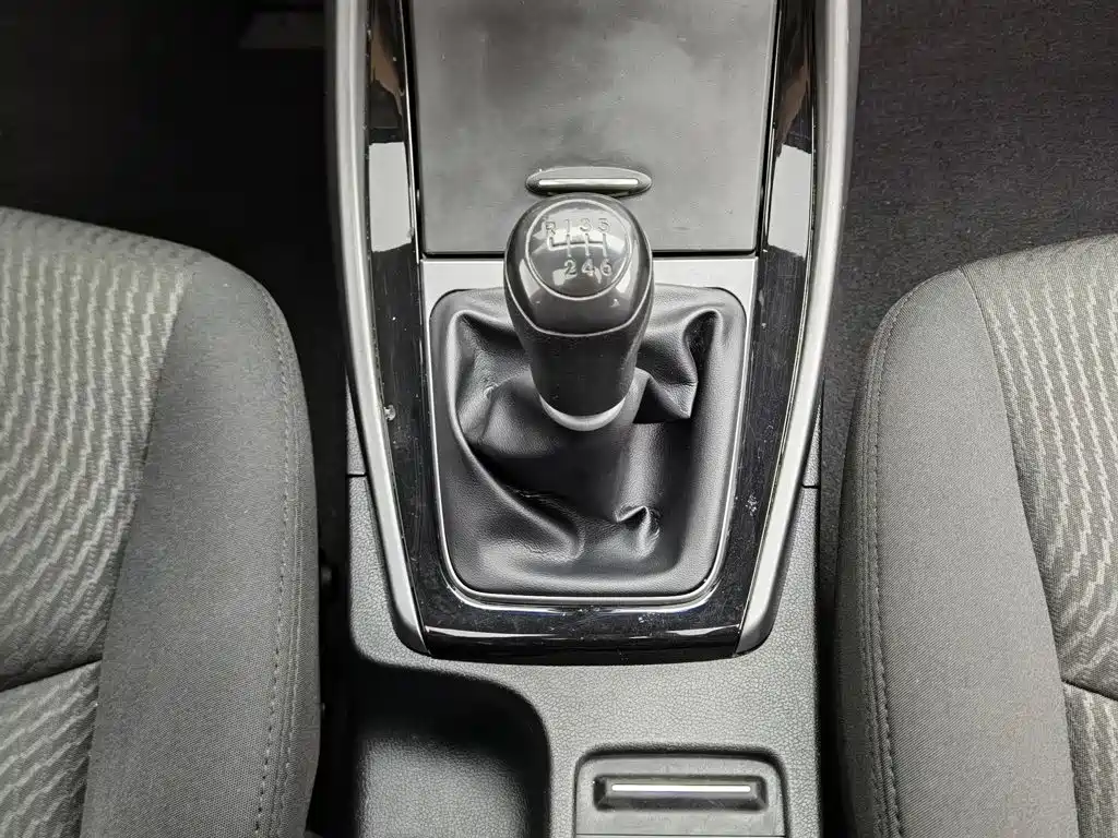 Hyundai Langdong 2017 2016 1.6L Manual Premium Edition