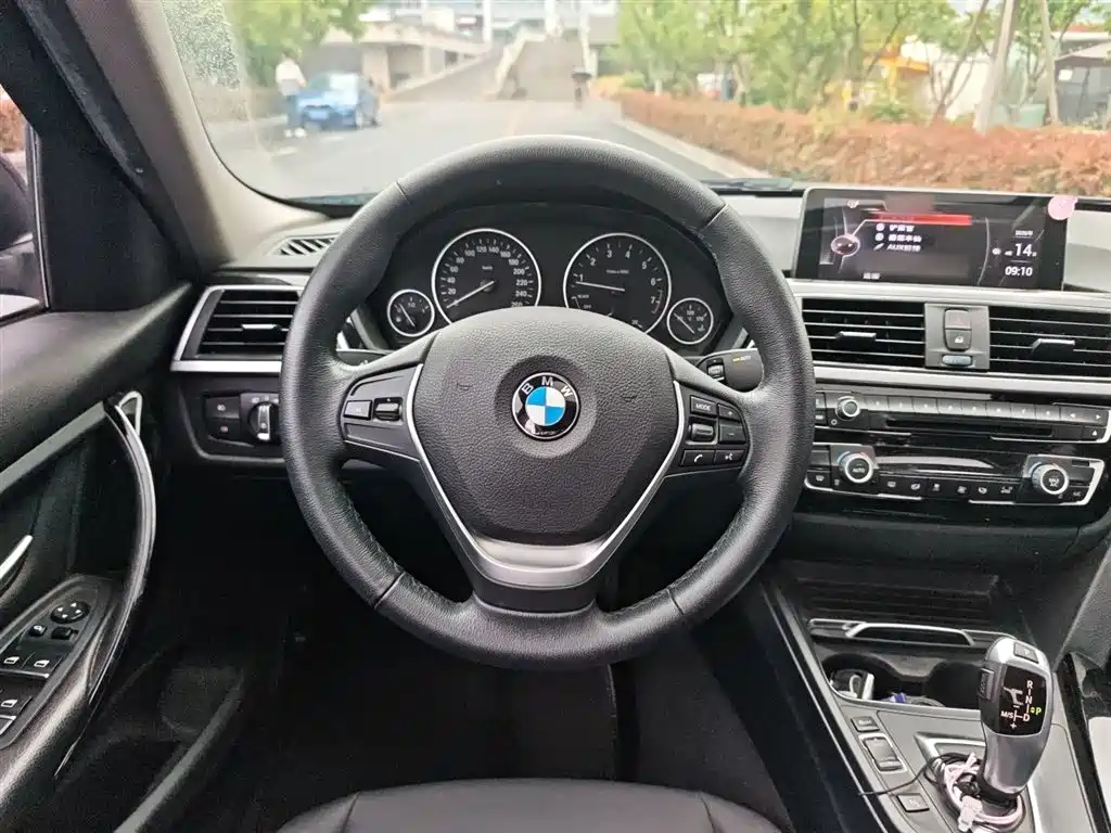 BMW 3 Series 2017 320Li Fashion фото 7