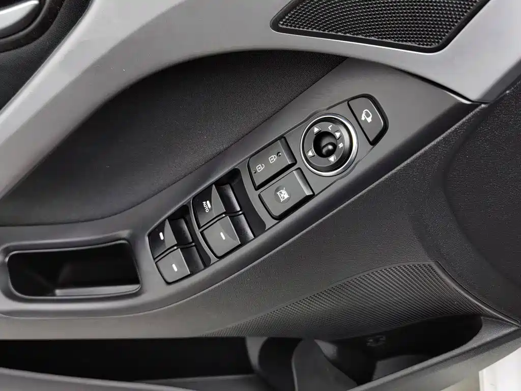 Hyundai Langdong 2017 2016 1.6L Manual Premium Edition