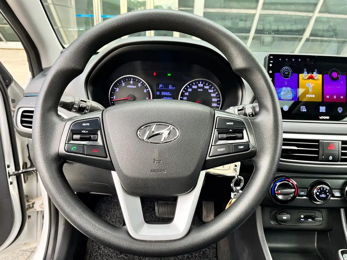 Hyundai Elantra 2017 1.6L Automatic Joy Edition DLX фото 13