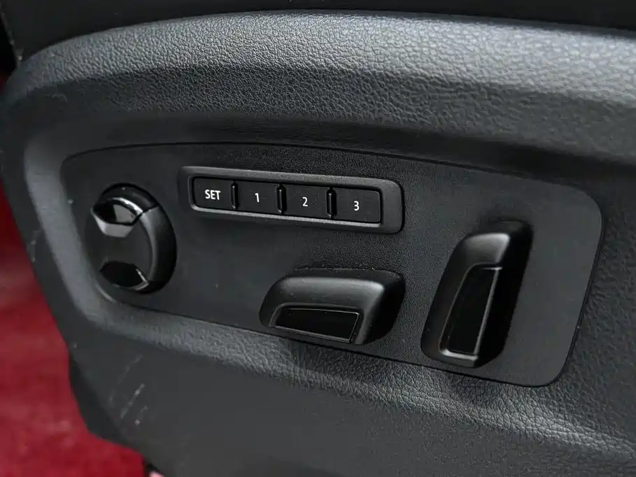 Volkswagen Multivan 2019 2.0TSI 4WD Premium 7-seater фото 19