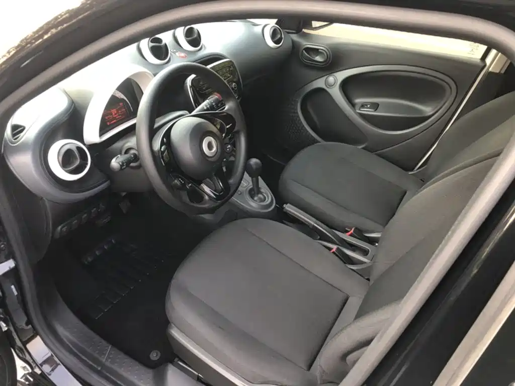smart forfour 2019 2018 1.0L 52kW Agile Edition