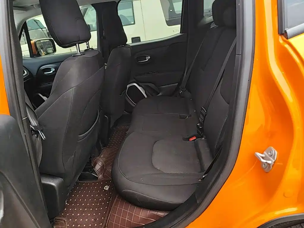 Jeep Renegade 2019 2018 Connected Large Screen Edition 180T Automatic High Energy