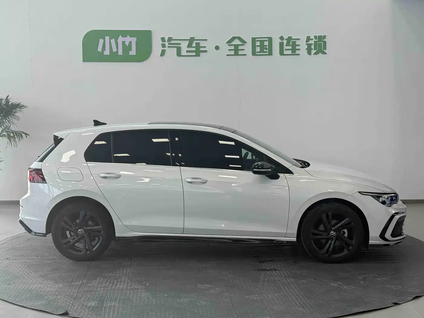 Volkswagen Golf 2023 280TSI DSG R-Line Lite фото 6
