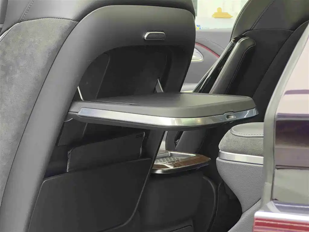 Hongqi HQ9 PHEV 2024 Model 2.0T AWD Luxury Edition фото 13