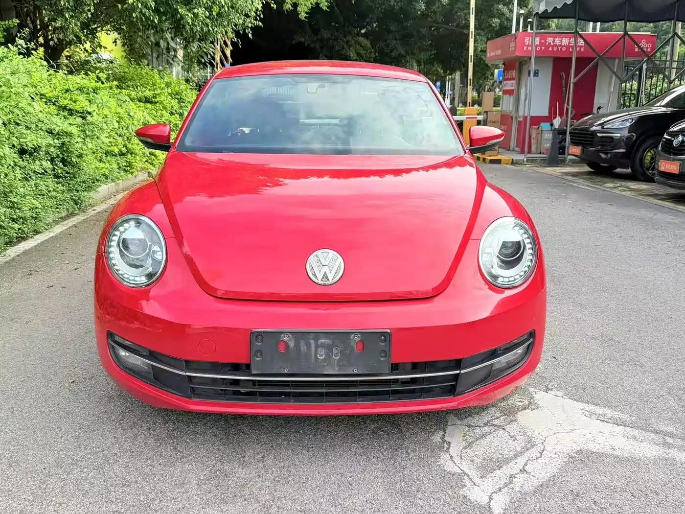 Volkswagen Beetle 2016 Model 180TSI Club Edition фото 2