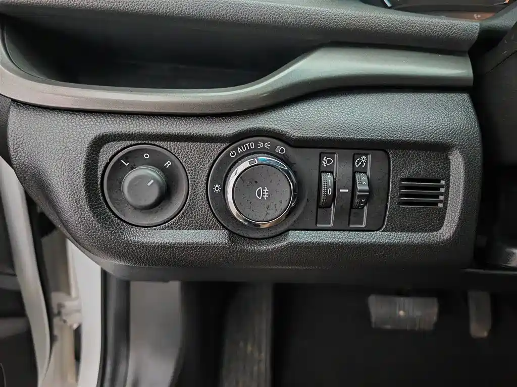 Buick Excelle 2021 Facelift Exemplar 1.5L Auto Progressive фото 21