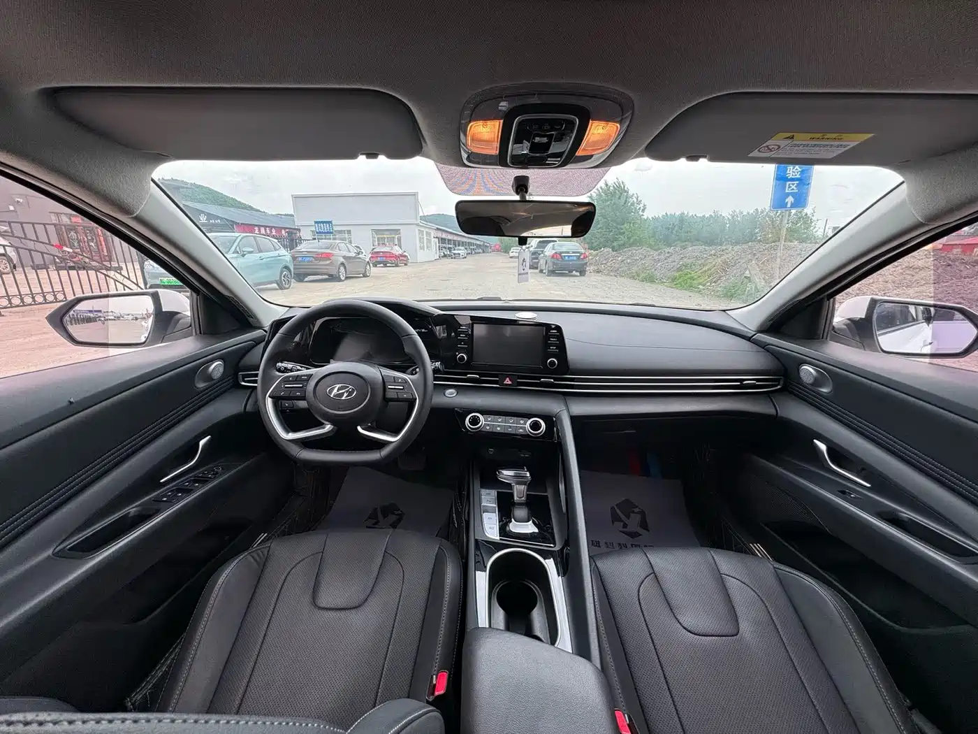 Hyundai Elantra 2022 1.5L CVT GLX Elite Edition фото 13