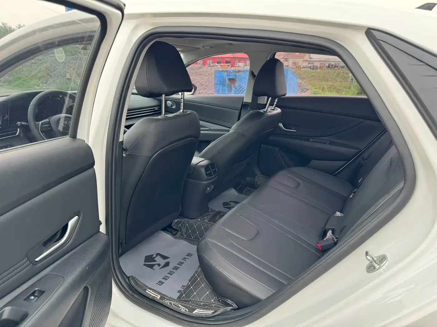 Hyundai Elantra 2022 1.5L CVT GLX Elite Edition фото 15