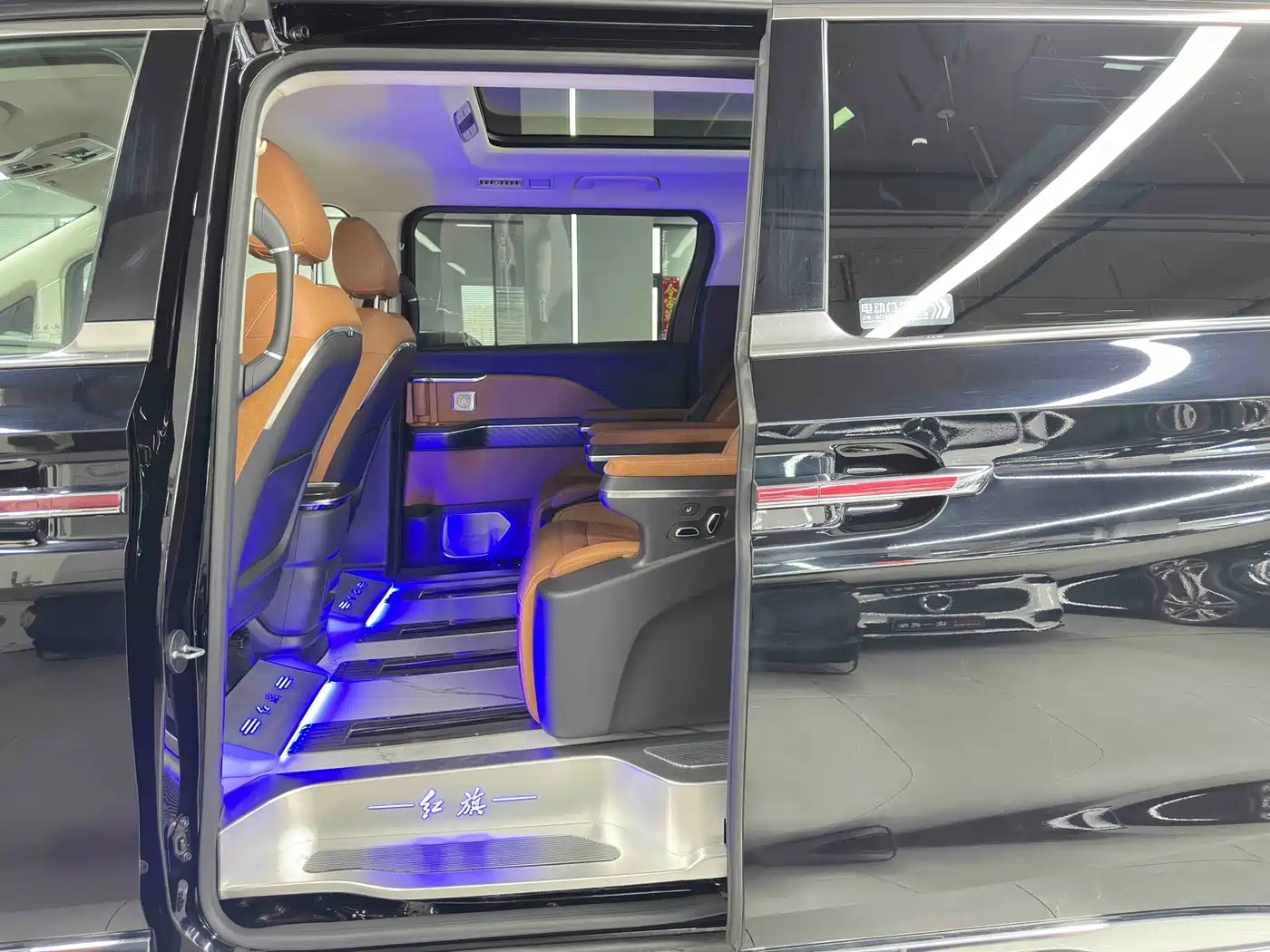Hongqi HQ9 PHEV 2024 Model 2.0T AWD Business Edition фото 19
