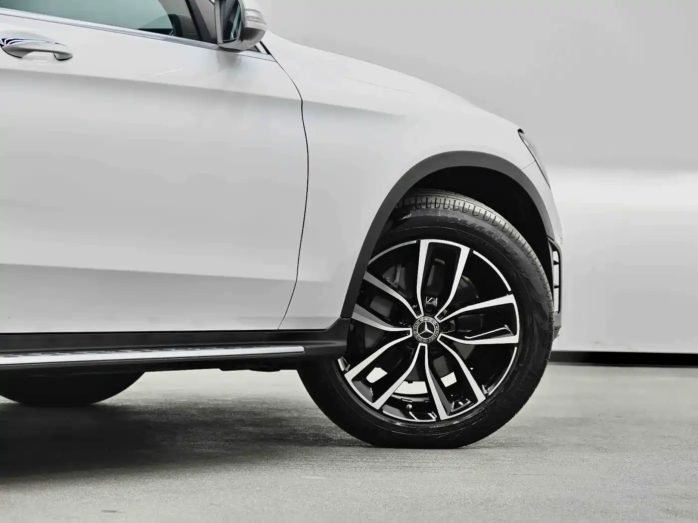 Mercedes-Benz GLC 2020 Facelift GLC 300 L 4MATIC Dynamic фото 4