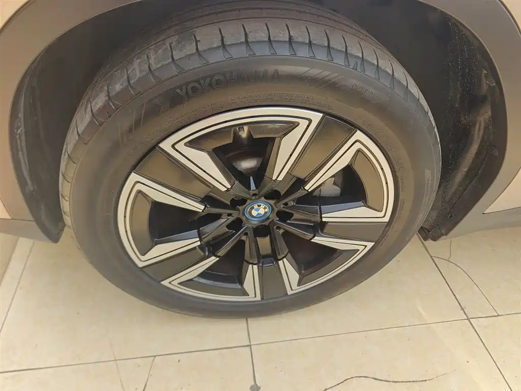 BMW iX3 2021 Leading фото 25