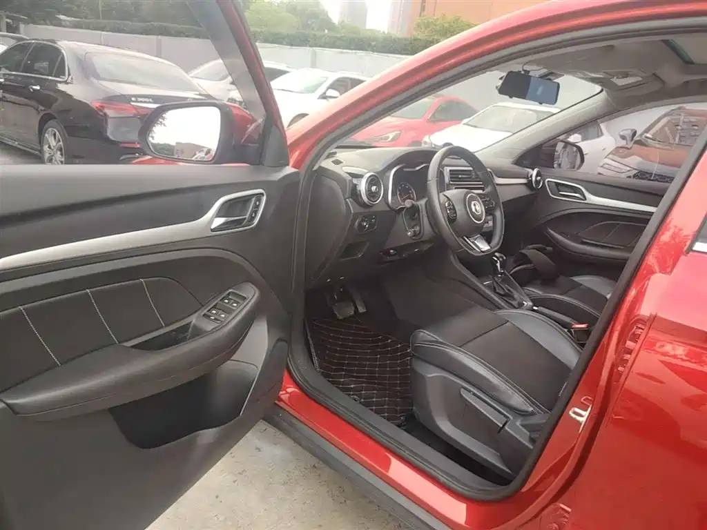 MG ZS 2017 2017 1.5L Auto Premium Internet Edition