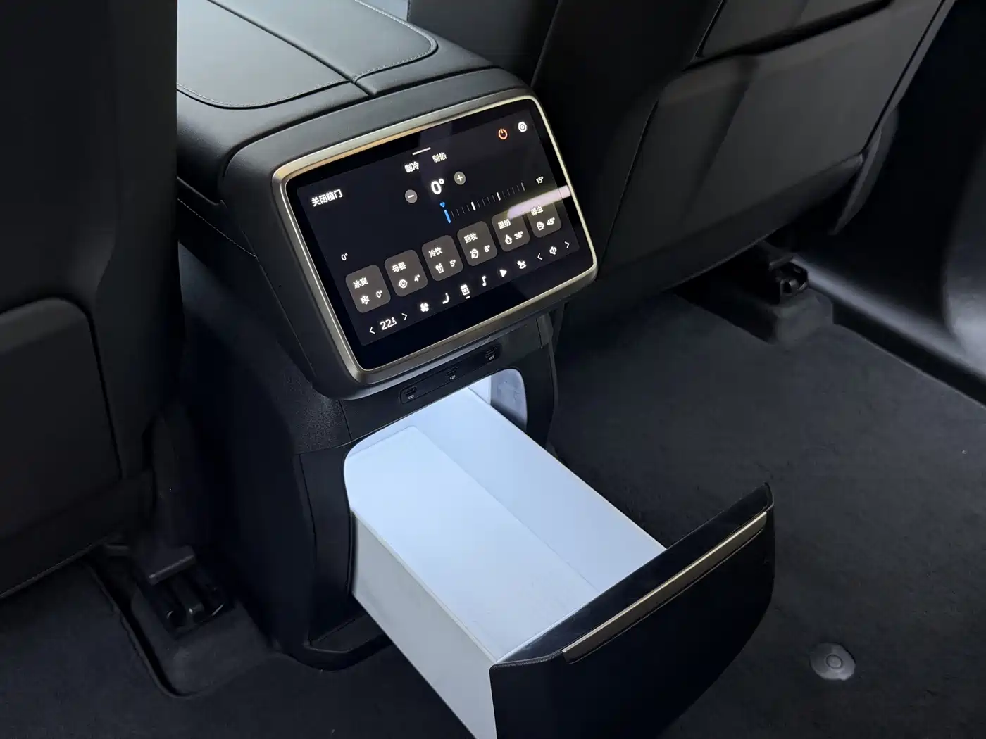 Ledao L90 2025 2025 AWD Base Model