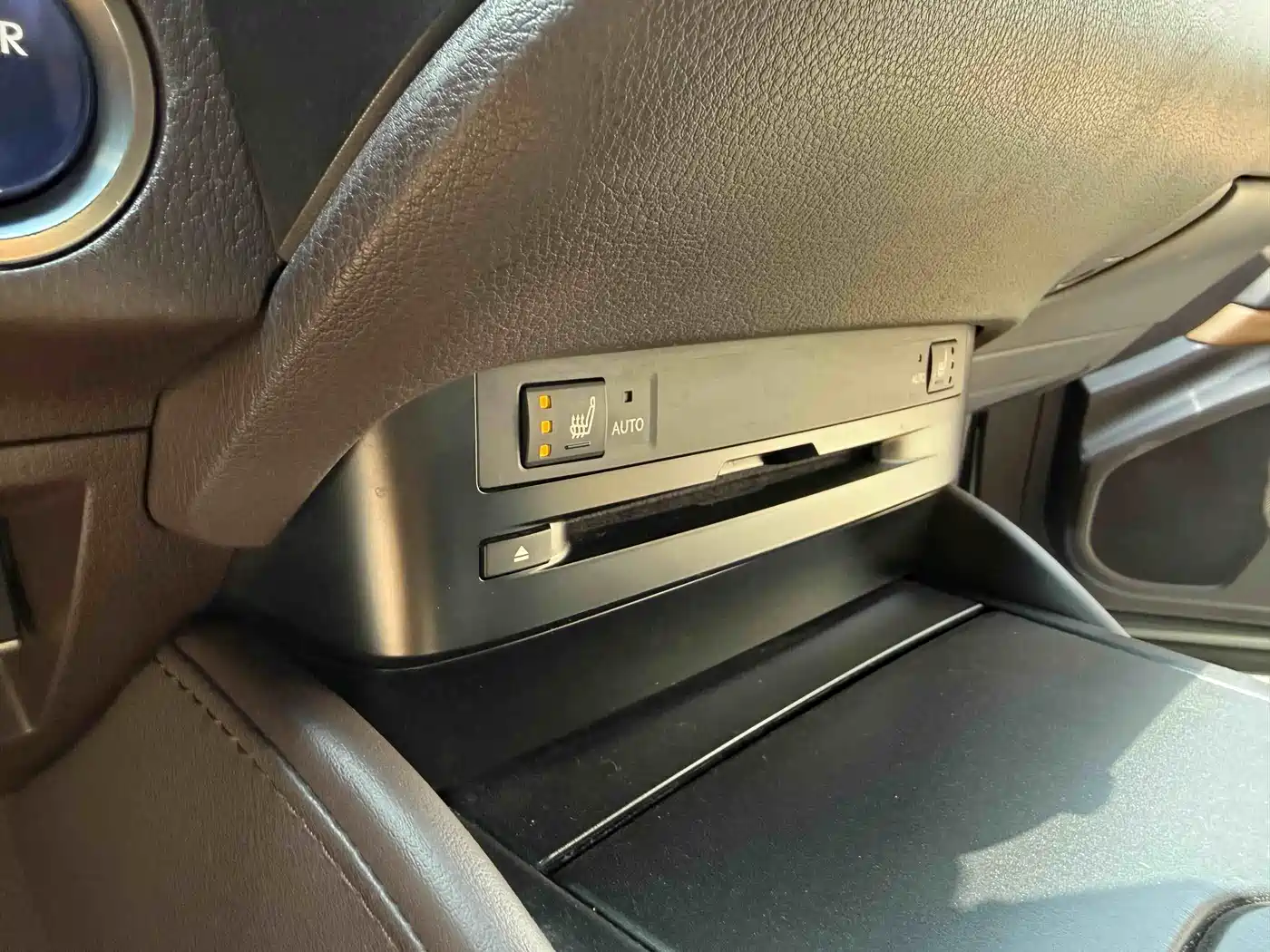 Lexus ES 2018 300h Excellence Edition China V фото 12