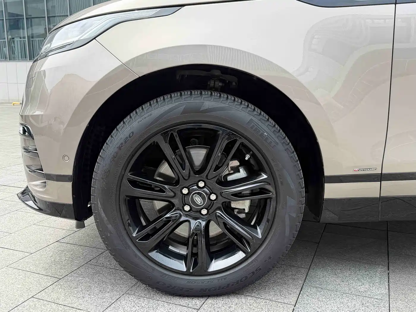 Land Rover Range Rover Velar 2021 P250 Gloss Black Collector's Edition фото 3