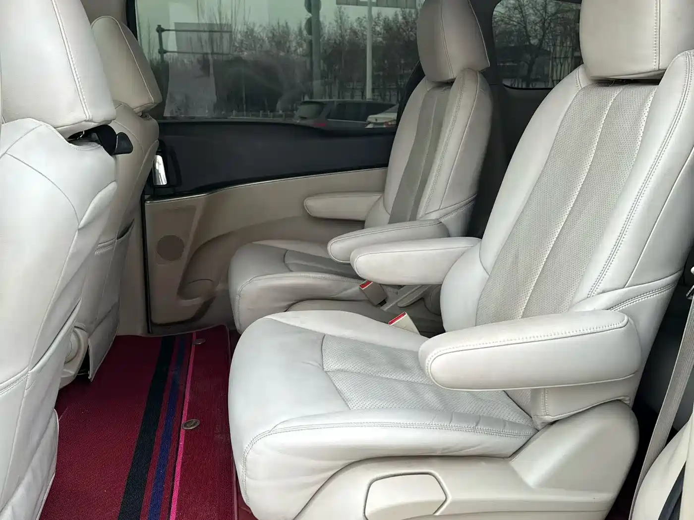 Buick GL8 2014 2.4L CT Luxury Business Comfort фото 6