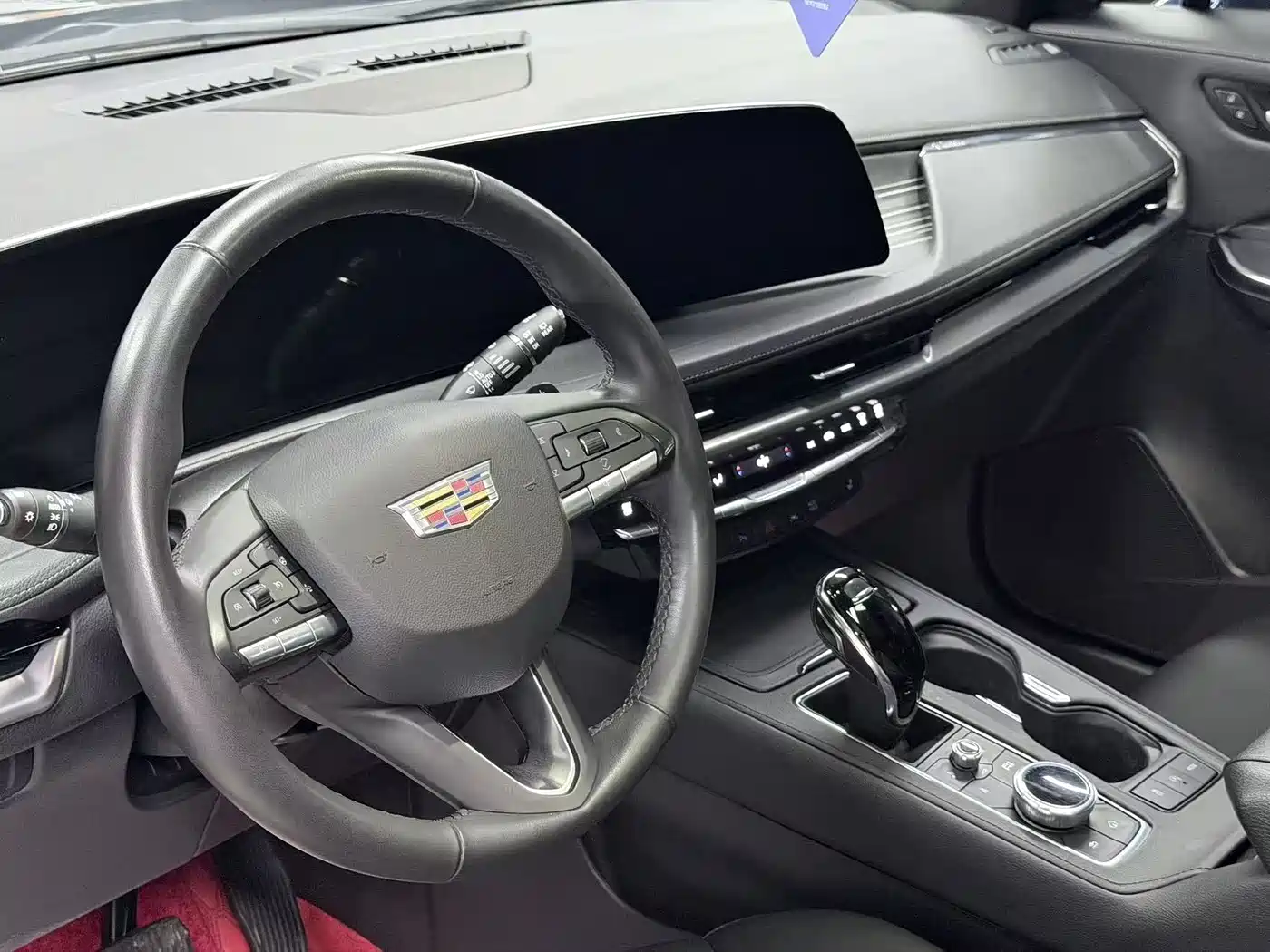 Cadillac XT4 2024 28T 2WD Luxury фото 5