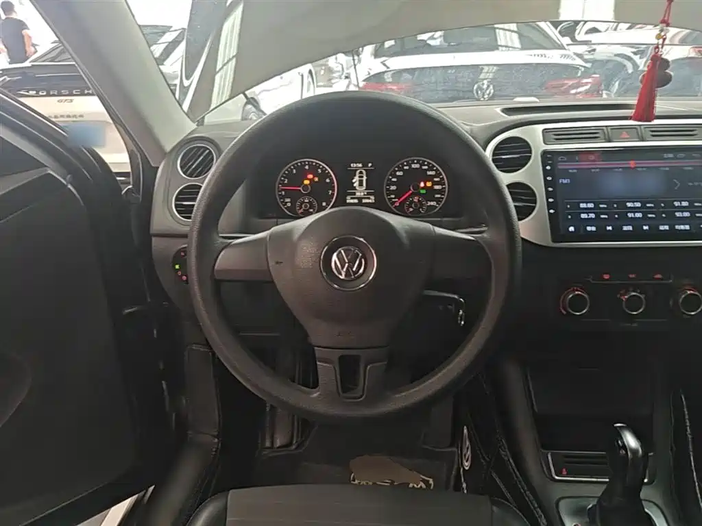Volkswagen Tiguan 2016 Model 300TSI Automatic 2WD Trend Edition фото 11