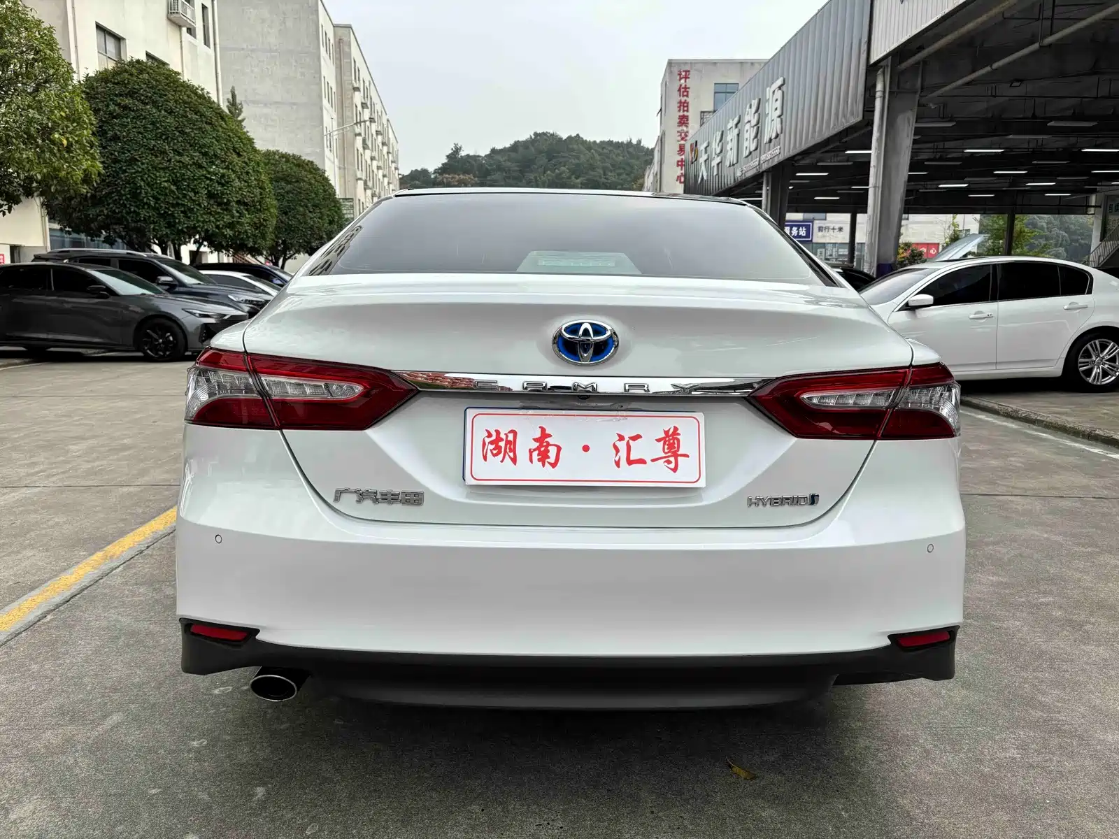 Фото 15 - Toyota Camry
