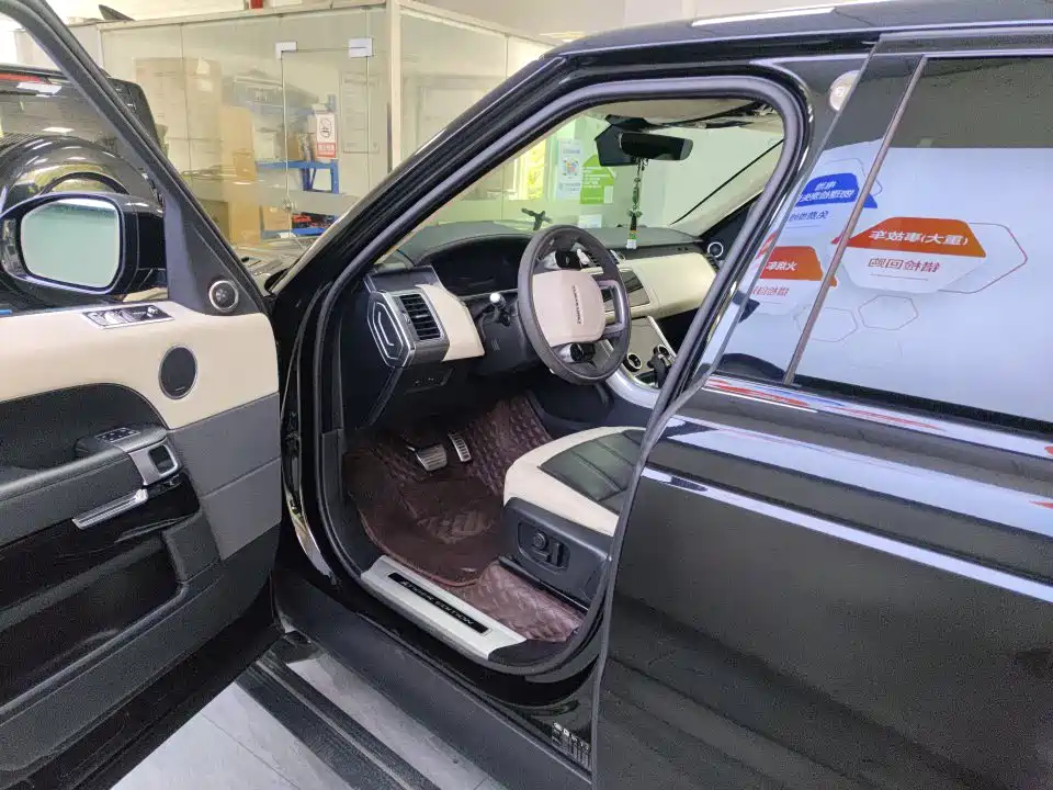 Photo 5 - Land Rover Range Rover Sport