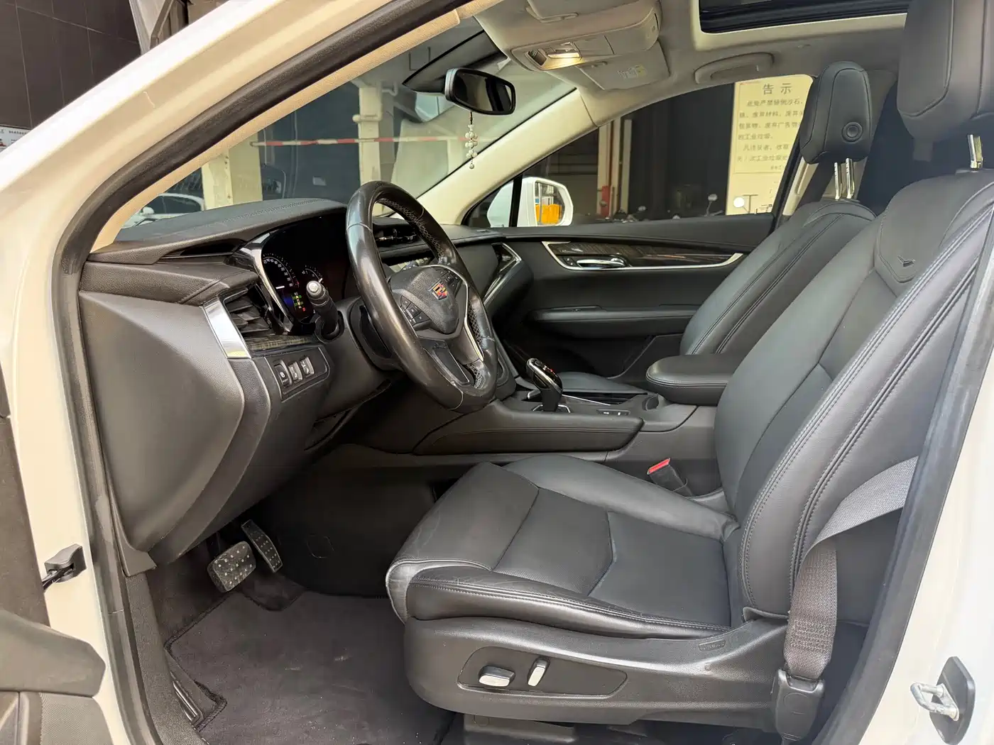 Cadillac XT5 2016 25T Luxury Model фото 10