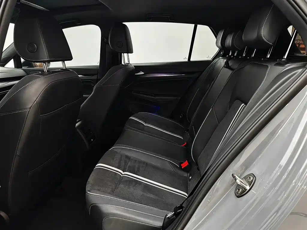 Volkswagen Golf 2021 280TSI DSG R-Line фото 21