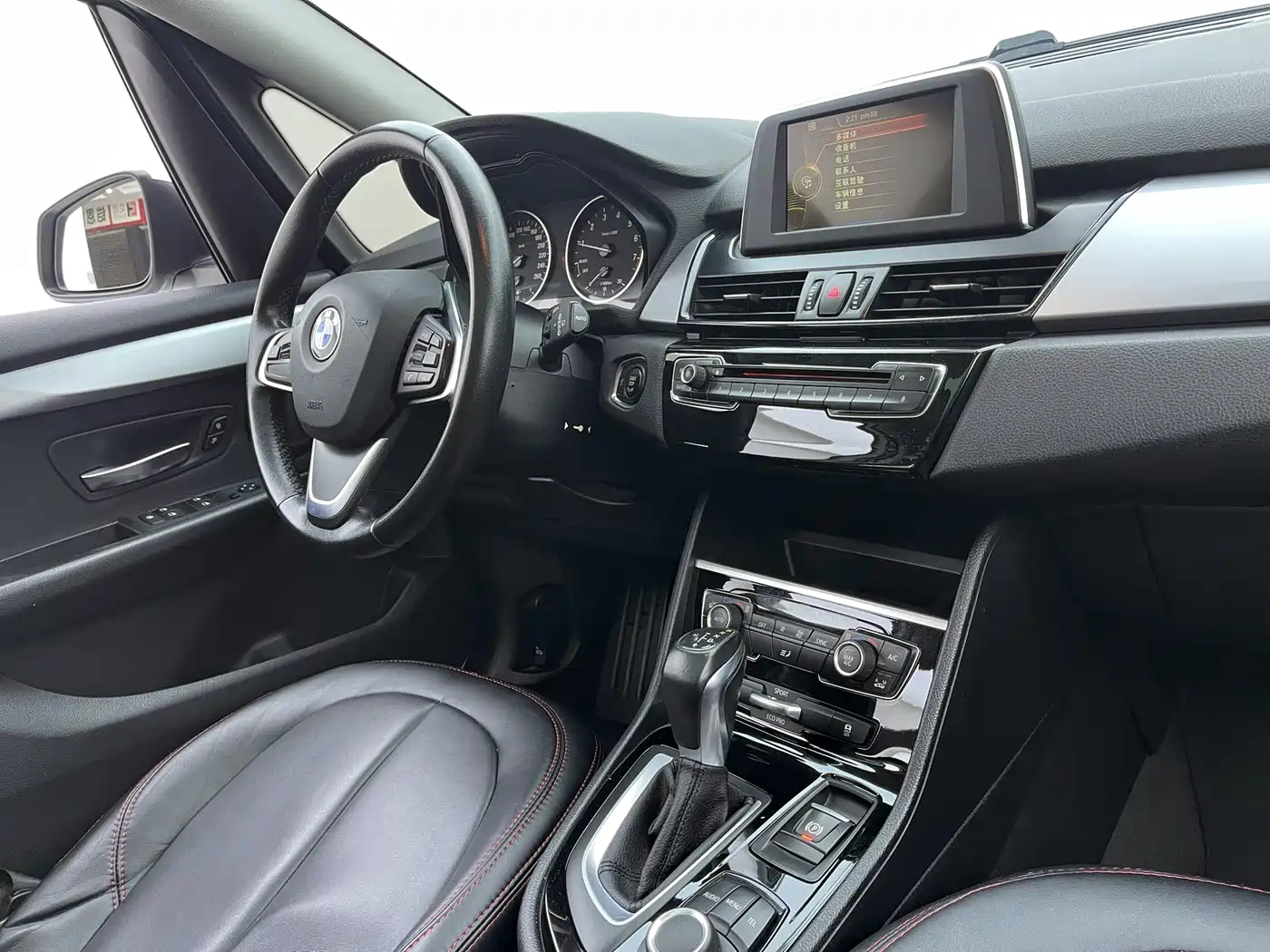 BMW 2 Series Touring 2016 218i Leading фото 21