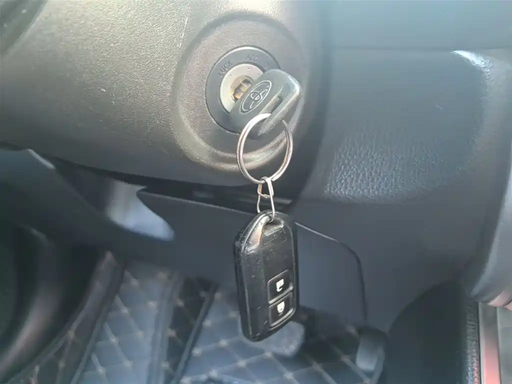 Toyota YARiS L Zhi Xuan 2015 1.5E Auto Charming Edition фото 9