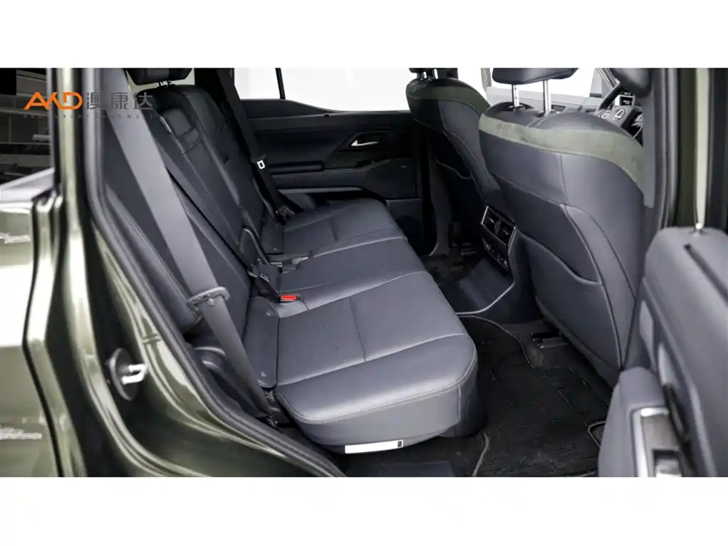 Photo 8 - Lexus GX