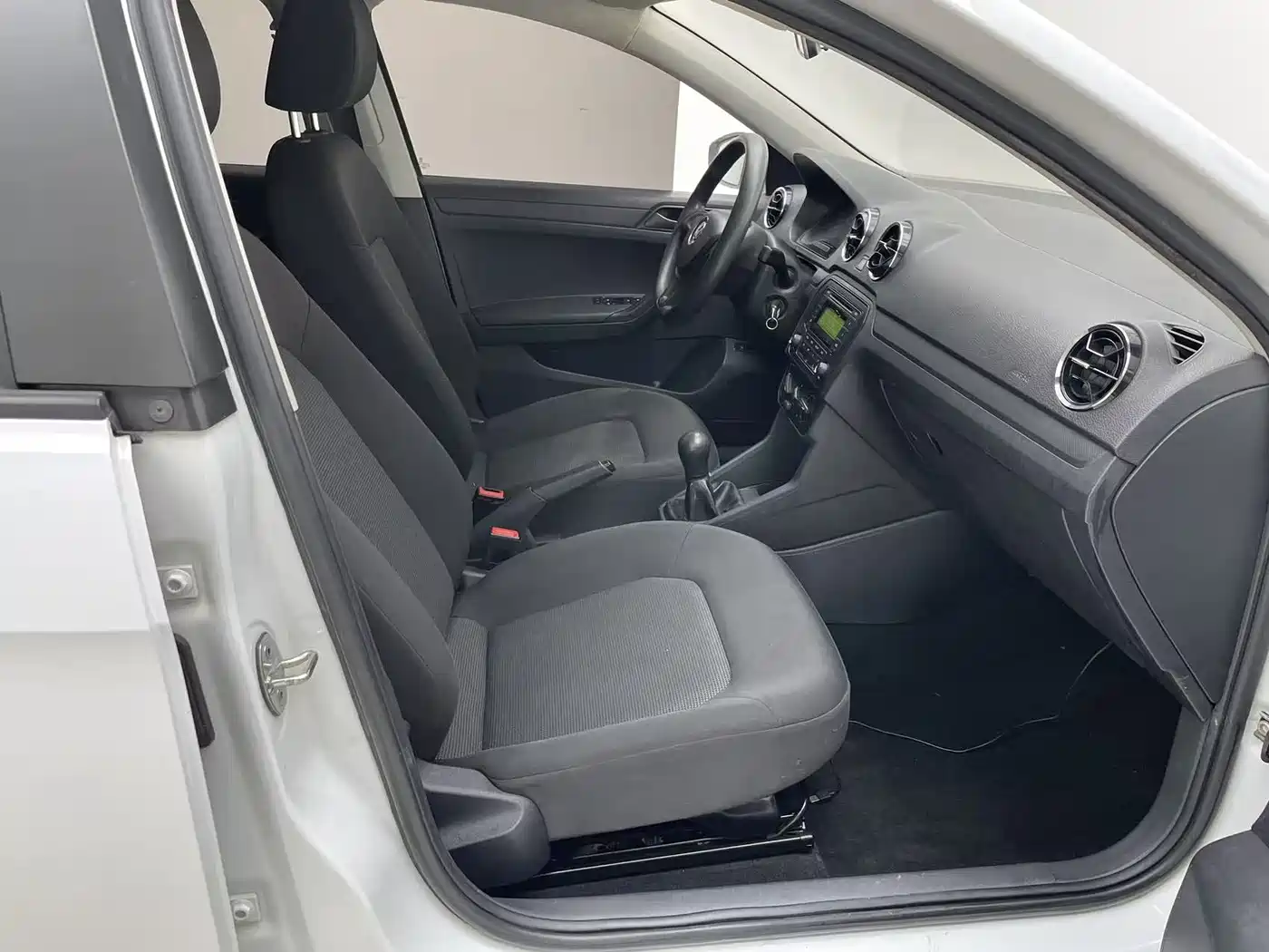 Volkswagen Jetta 2017 1.5L Manual Fashion фото 15