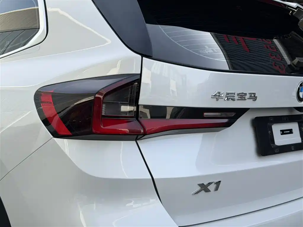 BMW X1 2023 sDrive20Li X Design Package фото 13