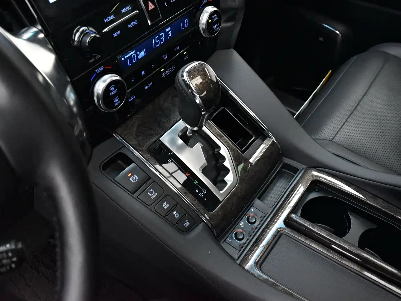 Toyota Vellfire 2022 2021 Crown Hybrid 2.5L HV Supreme Edition