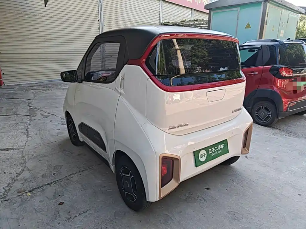 2021 Baojun E200