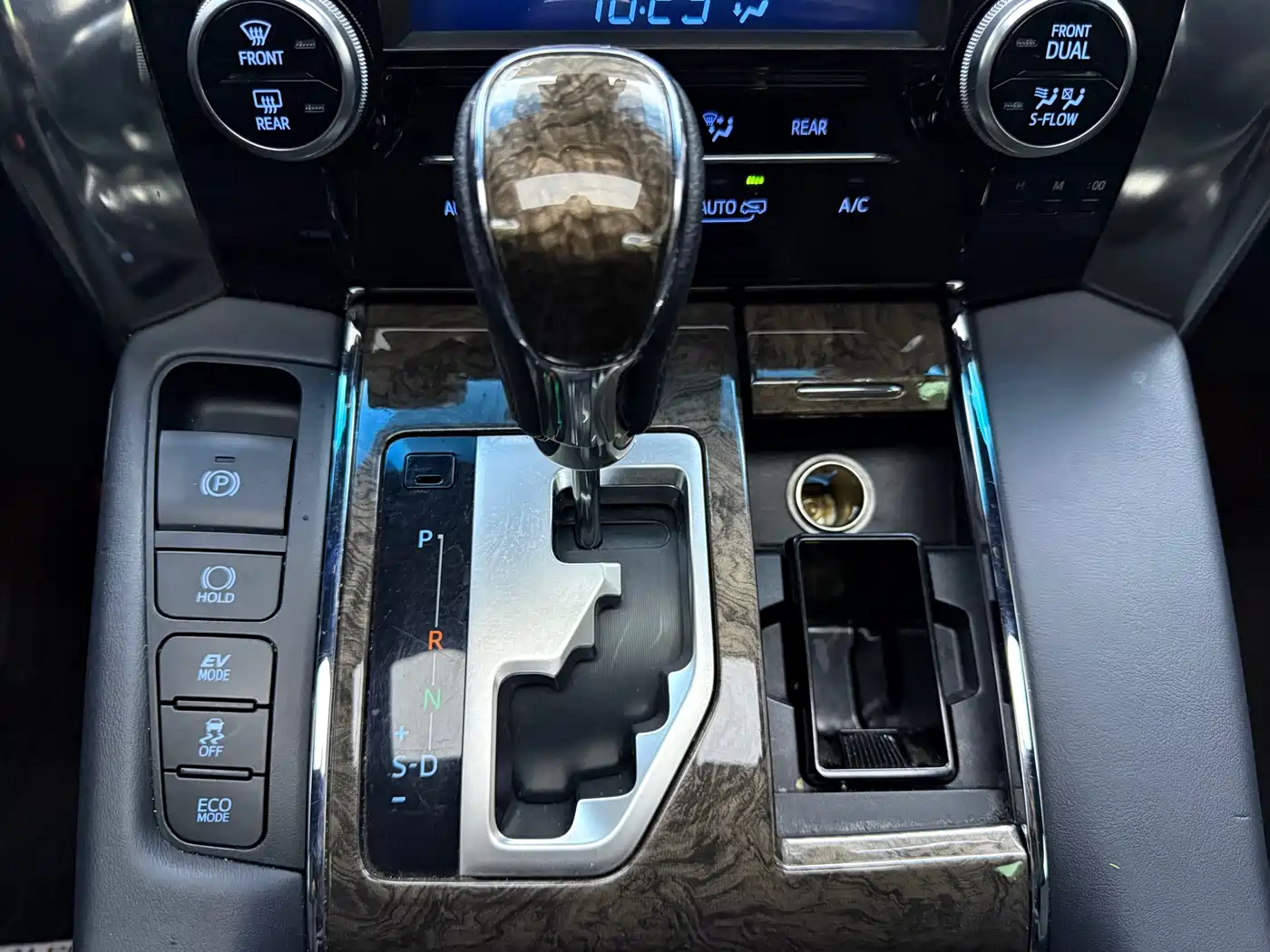 Toyota Alphard 2021 Hybrid 2.5L Premium фото 10