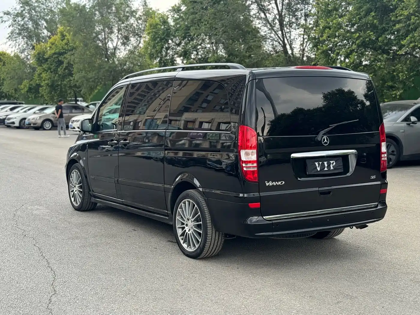 Mercedes-Benz Viano (Import) 2011 3.5L 125th Anniversary Edition 7-Seater фото 7