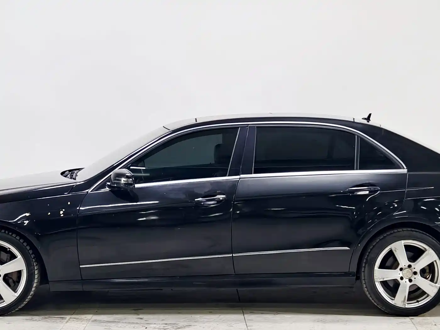 صورة 7 - Mercedes-Benz E-Class