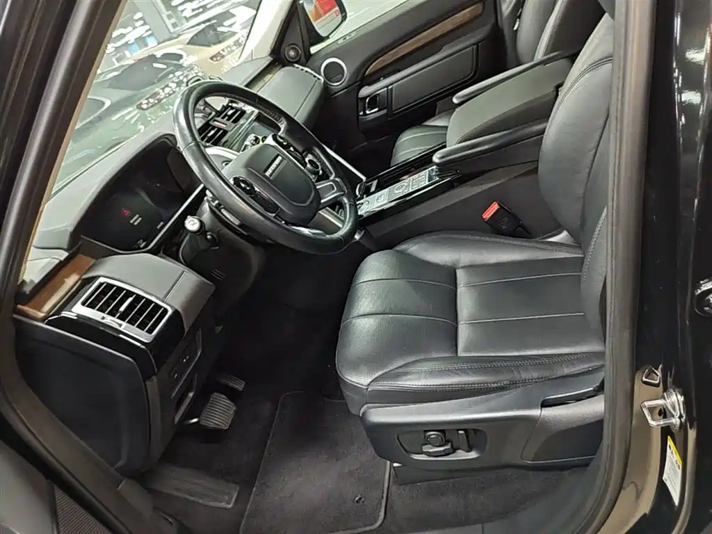 Land Rover Discovery 2019 3.0 SC V6 HSE фото 15